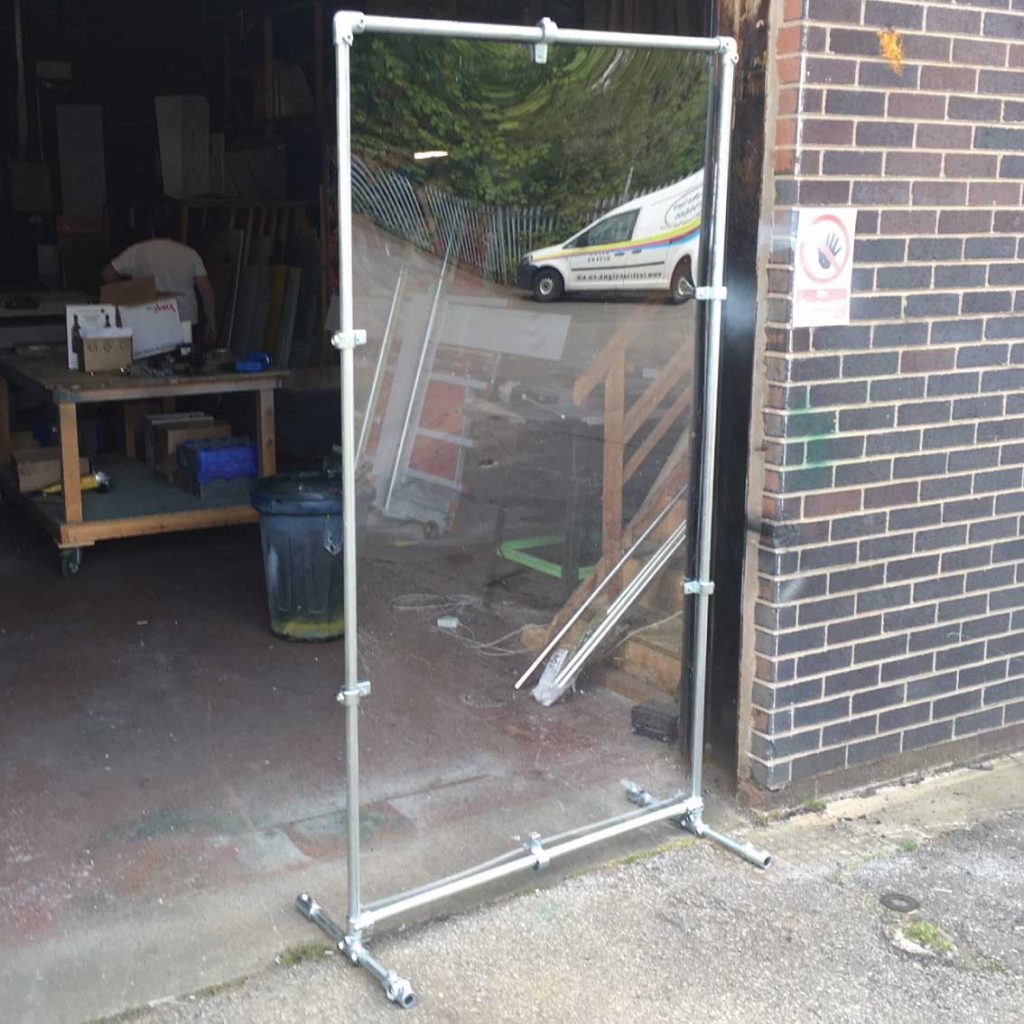 Free standing sneeze screen metal frame 2