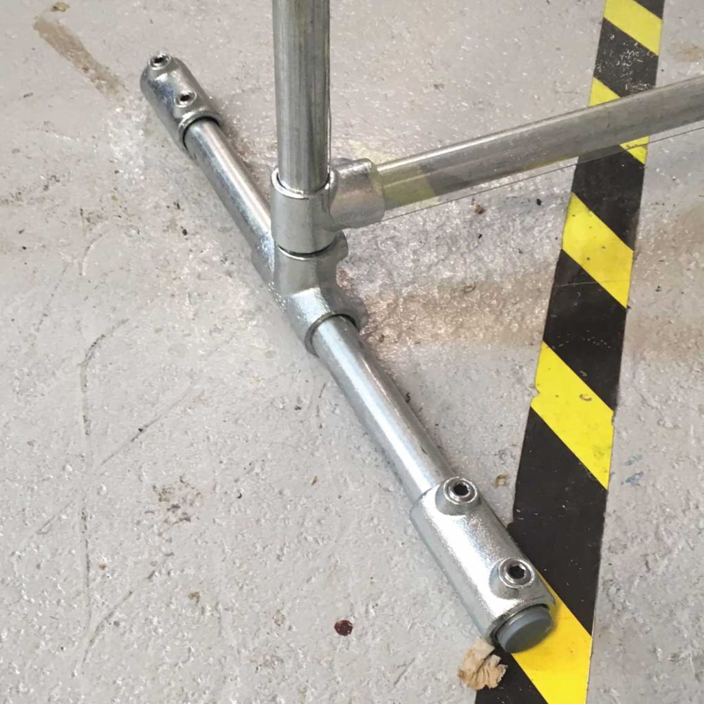 Free standing sneeze screen metal frame detail